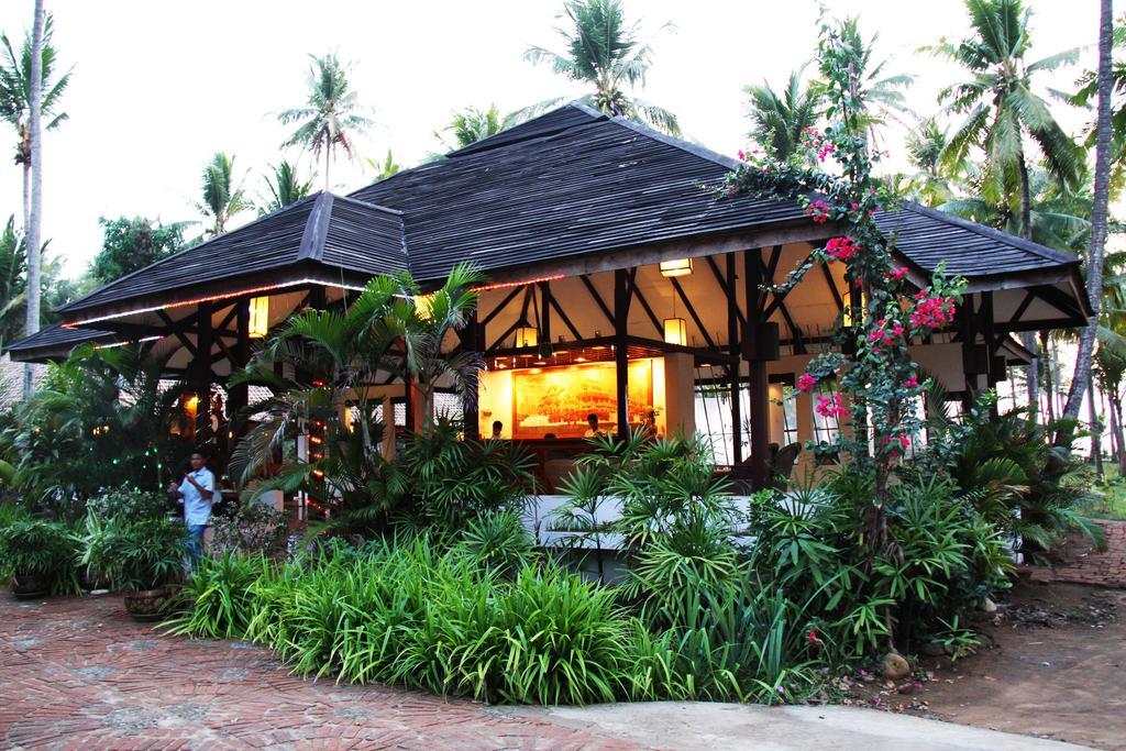 Emerald Sea Resort Ngwesaung Exterior photo