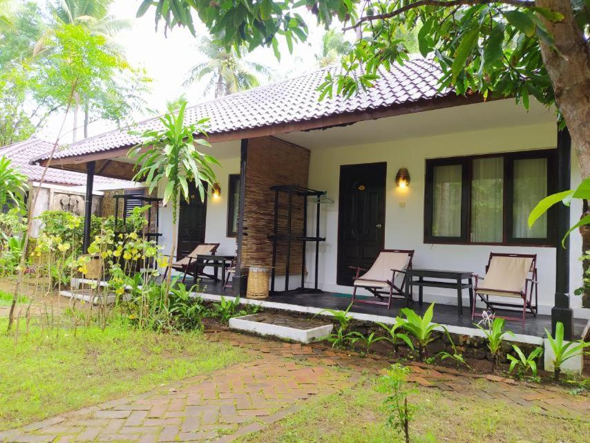 Emerald Sea Resort Ngwesaung Exterior photo