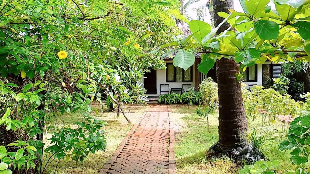 Emerald Sea Resort Ngwesaung Exterior photo